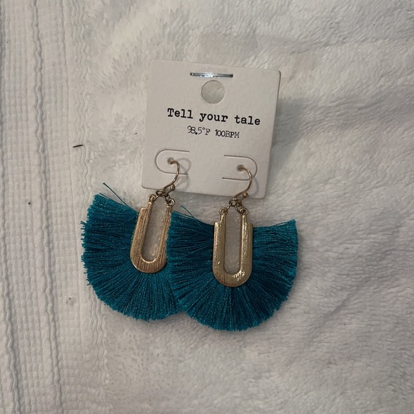 NWT Boutique Earrings - Picture 3 of 3